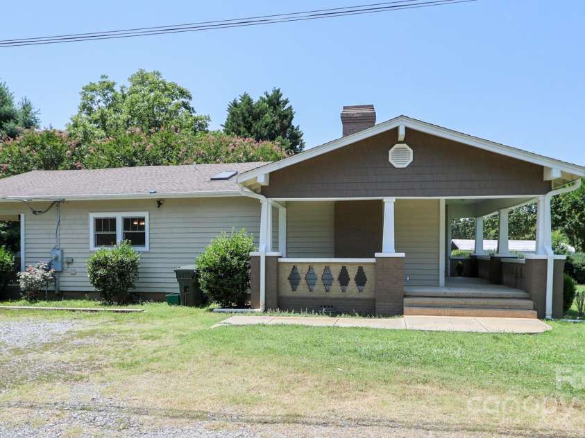 301 Faulkner Street, Clover, SC 29710.  MLS# CAR4276256, YatesRealty ID 33071. 