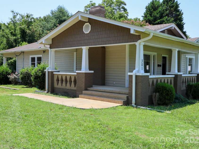 301 Faulkner Street, Clover, SC 29710.  MLS# CAR4276256, YatesRealty ID 33071. 