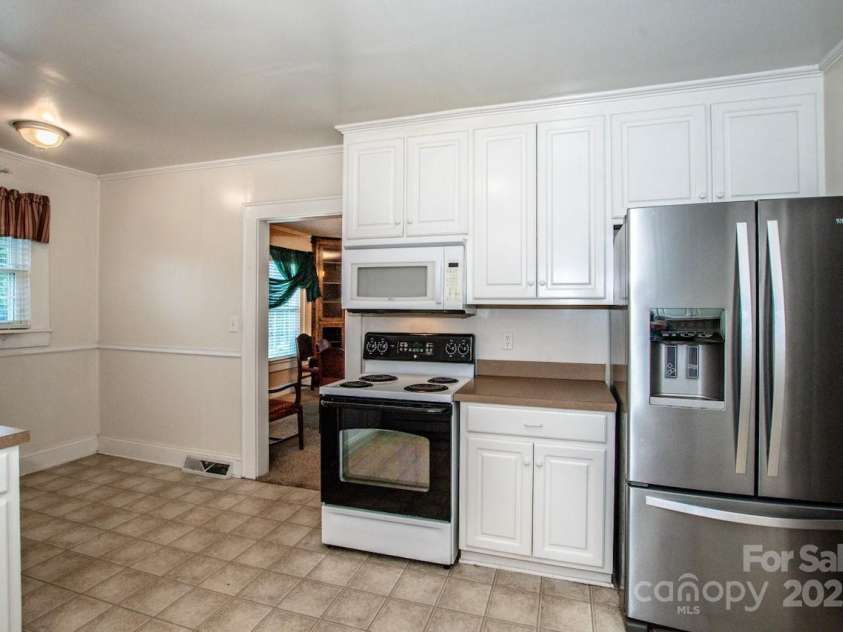1302 A Street, Kannapolis, NC 28081.  MLS# CAR4291773, YatesRealty ID 33072. Kitchen