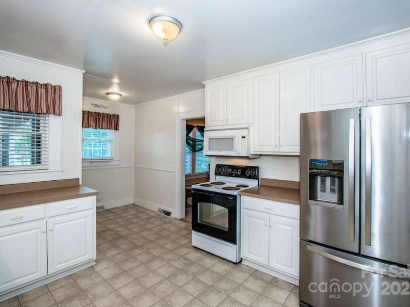 1302 A Street, Kannapolis, NC 28081.  MLS# CAR4291773, YatesRealty ID 33072. Kitchen