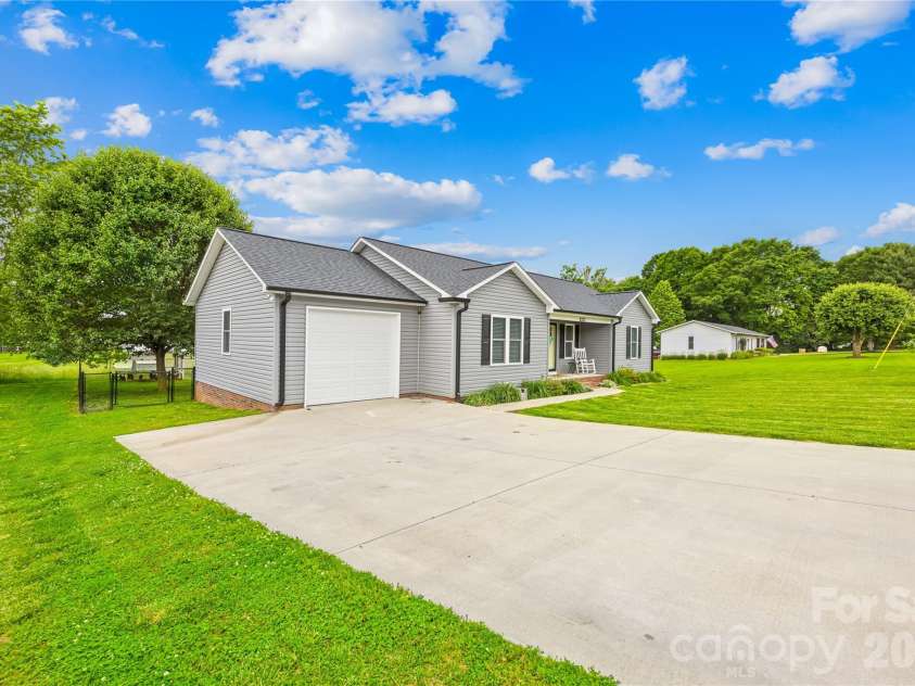 2251 Rock Dam Road, Lincolnton, NC 28092.  MLS# CAR4395799, YatesRealty ID 33072. 