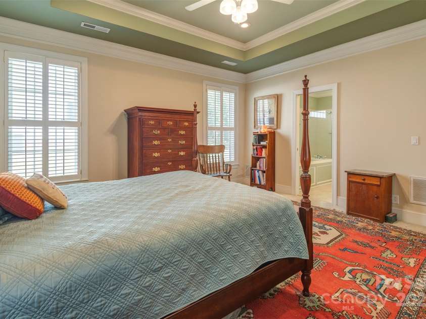 25 Flowering Cherry Drive, Asheville, NC 28805.  MLS# CAR4289306, YatesRealty ID 33073. 