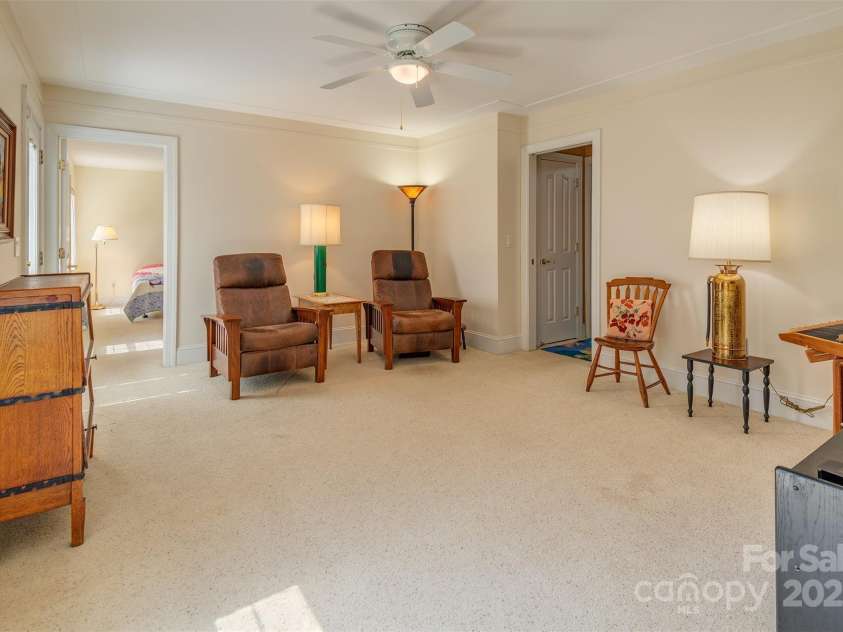 25 Flowering Cherry Drive, Asheville, NC 28805.  MLS# CAR4289306, YatesRealty ID 33073. 