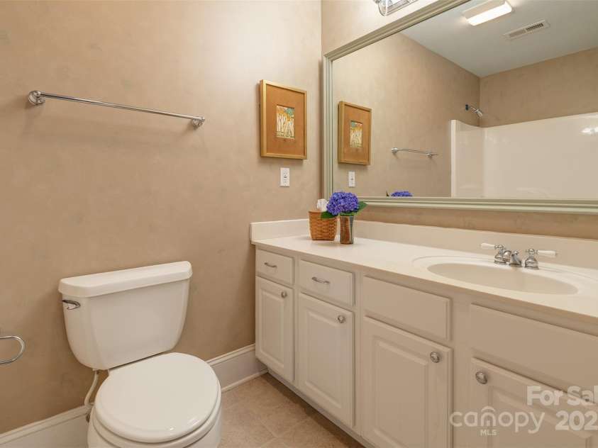 25 Flowering Cherry Drive, Asheville, NC 28805.  MLS# CAR4289306, YatesRealty ID 33073. 