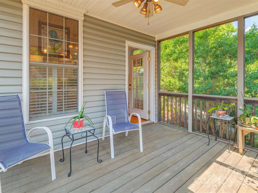 25 Flowering Cherry Drive, Asheville, NC 28805.  MLS# CAR4289306, YatesRealty ID 33073. 