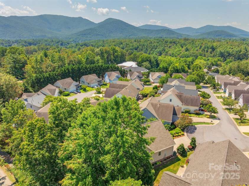 25 Flowering Cherry Drive, Asheville, NC 28805.  MLS# CAR4289306, YatesRealty ID 33073. 