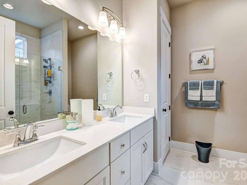 3049 Alveston Drive, Concord, NC 28027.  MLS# CAR4396492, YatesRealty ID 33073. Primary Bath