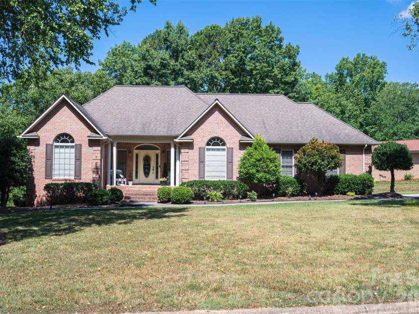 2041 Fairways Drive, Cherryville, NC 28021.  MLS# CAR4395550, YatesRealty ID 33075. 