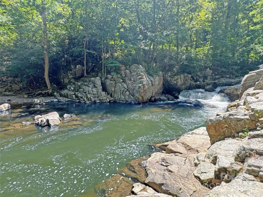 257 Henderson Drive, Hot Springs, NC 28743.  MLS# CAR4281408, YatesRealty ID 33075. 