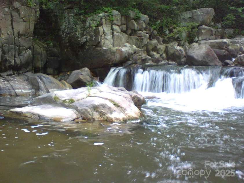 257 Henderson Drive, Hot Springs, NC 28743.  MLS# CAR4281408, YatesRealty ID 33075. 