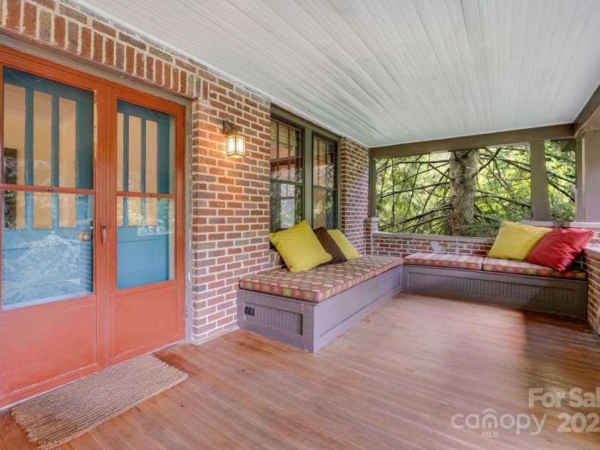 257 Henderson Drive, Hot Springs, NC 28743.  MLS# CAR4281408, YatesRealty ID 33075. 