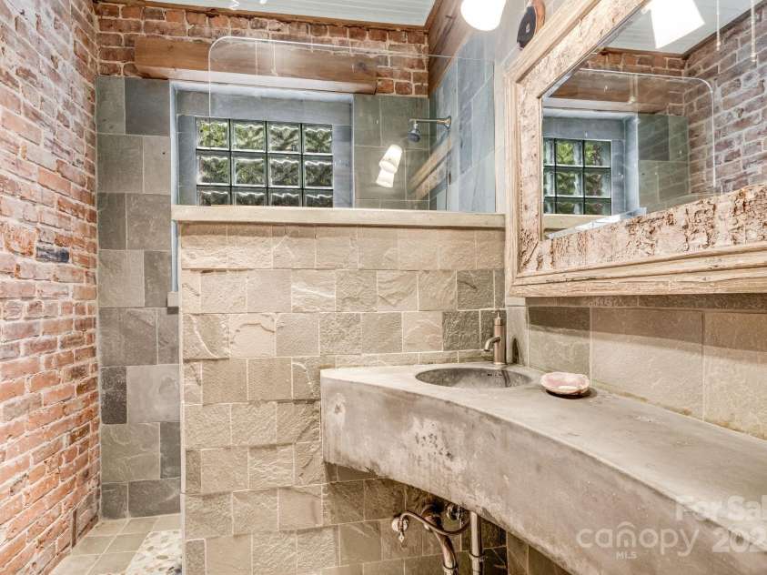 257 Henderson Drive, Hot Springs, NC 28743.  MLS# CAR4281408, YatesRealty ID 33075. 