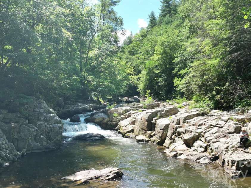 257 Henderson Drive, Hot Springs, NC 28743.  MLS# CAR4281408, YatesRealty ID 33075. 