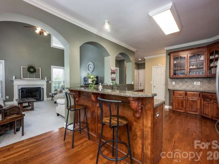 5523 Weavers Row, Gastonia, NC 28056.  MLS# CAR4395582, YatesRealty ID 33076. 