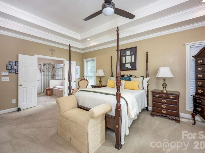 5523 Weavers Row, Gastonia, NC 28056.  MLS# CAR4395582, YatesRealty ID 33076. 