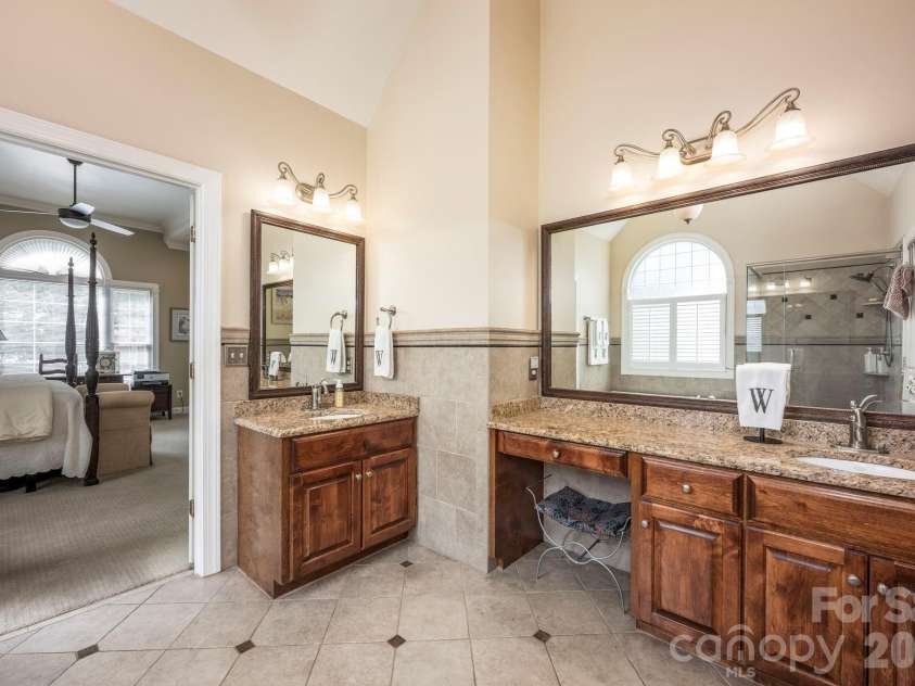 5523 Weavers Row, Gastonia, NC 28056.  MLS# CAR4395582, YatesRealty ID 33076. 
