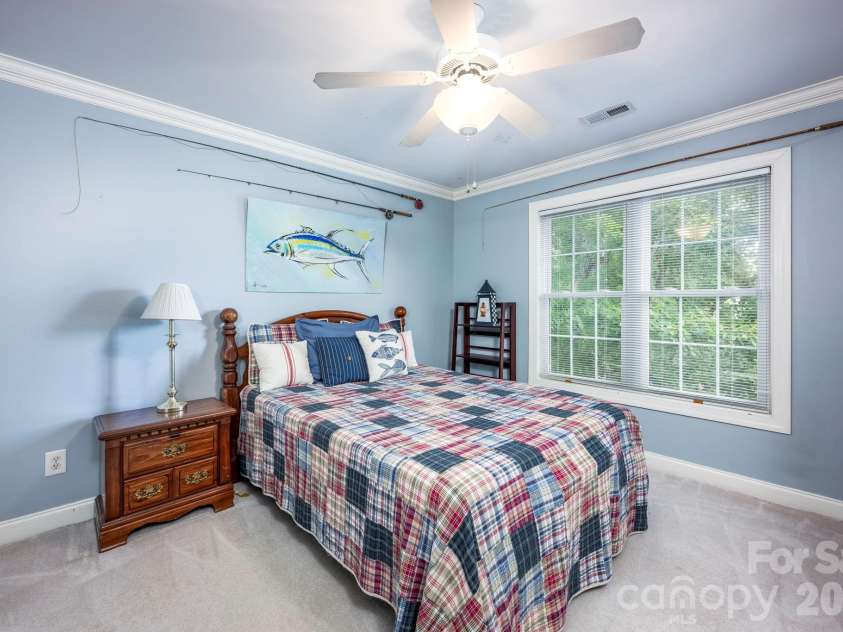5523 Weavers Row, Gastonia, NC 28056.  MLS# CAR4395582, YatesRealty ID 33076. 