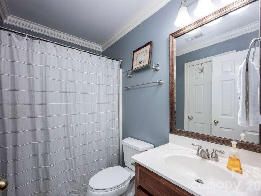 5523 Weavers Row, Gastonia, NC 28056.  MLS# CAR4395582, YatesRealty ID 33076. 