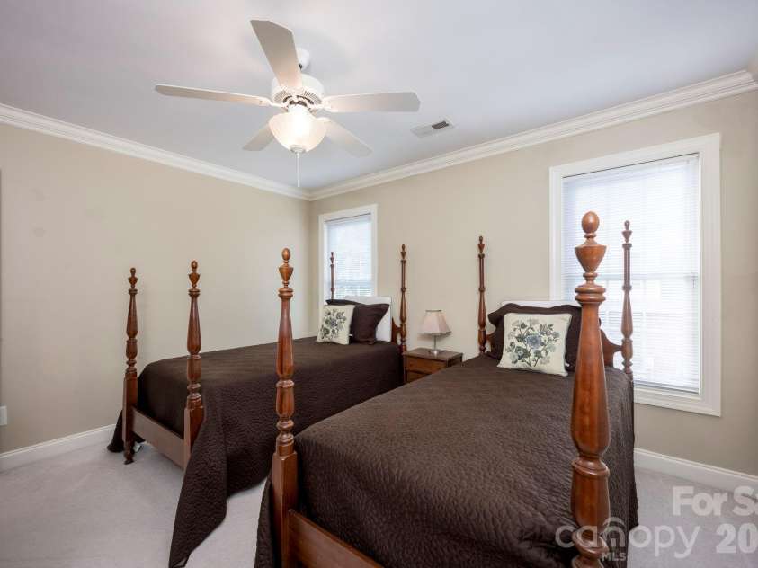 5523 Weavers Row, Gastonia, NC 28056.  MLS# CAR4395582, YatesRealty ID 33076. 