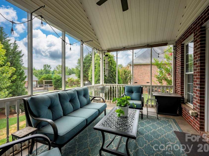 5523 Weavers Row, Gastonia, NC 28056.  MLS# CAR4395582, YatesRealty ID 33076. 
