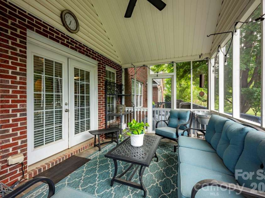 5523 Weavers Row, Gastonia, NC 28056.  MLS# CAR4395582, YatesRealty ID 33076. 