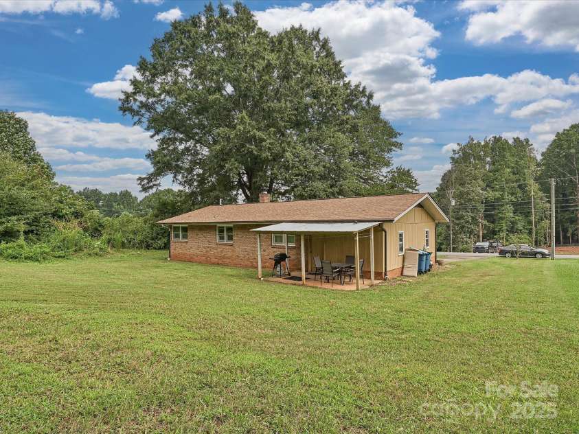 2283 Hillside Drive, Newton, NC 28658.  MLS# CAR4289056, YatesRealty ID 33077. Back yard