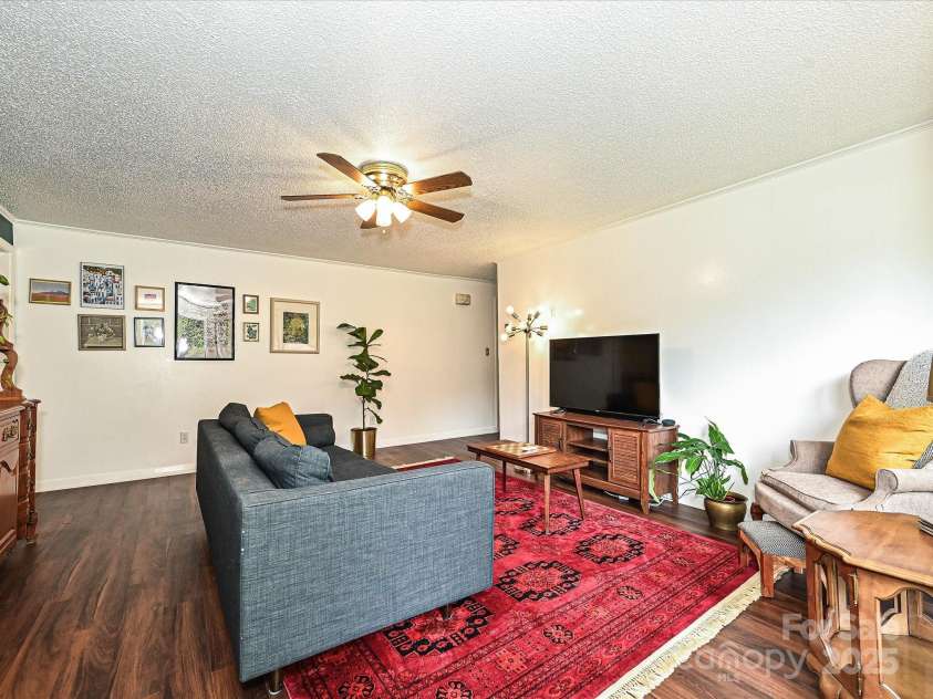 2283 Hillside Drive, Newton, NC 28658.  MLS# CAR4289056, YatesRealty ID 33077. Family Room