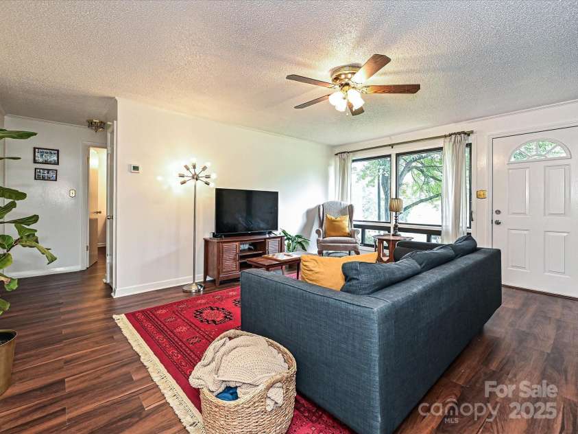 2283 Hillside Drive, Newton, NC 28658.  MLS# CAR4289056, YatesRealty ID 33077. Family Room