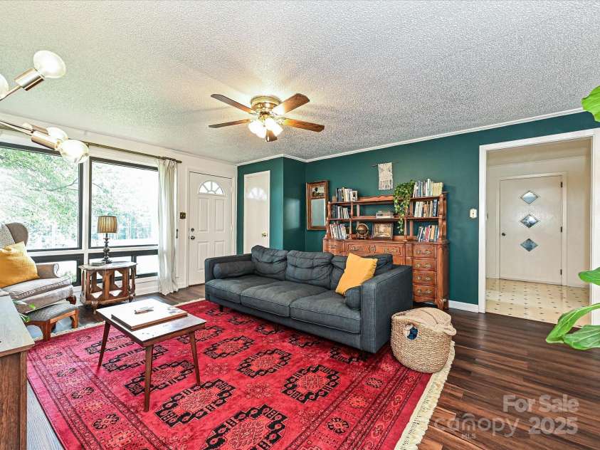 2283 Hillside Drive, Newton, NC 28658.  MLS# CAR4289056, YatesRealty ID 33077. Family Room