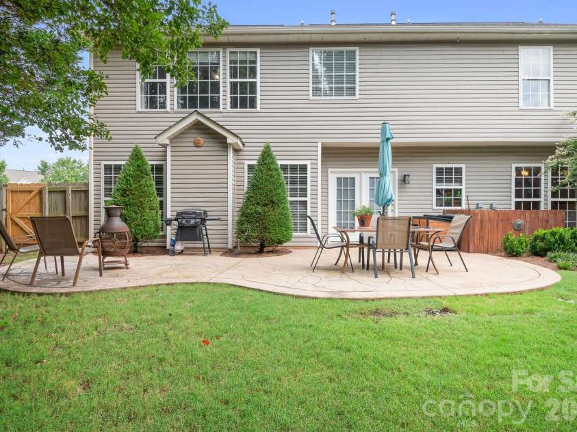 403 Lafinca Court, Fort Mill, SC 29708.  MLS# CAR4393703, YatesRealty ID 33077. Great for entertaining
