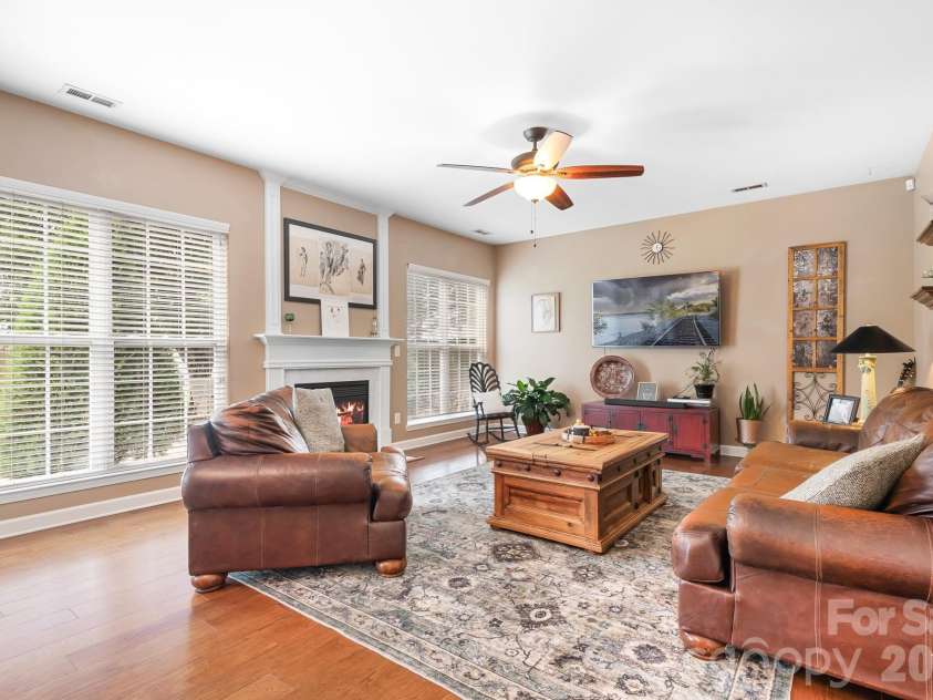 403 Lafinca Court, Fort Mill, SC 29708.  MLS# CAR4393703, YatesRealty ID 33077. Spacious inviting Family Room