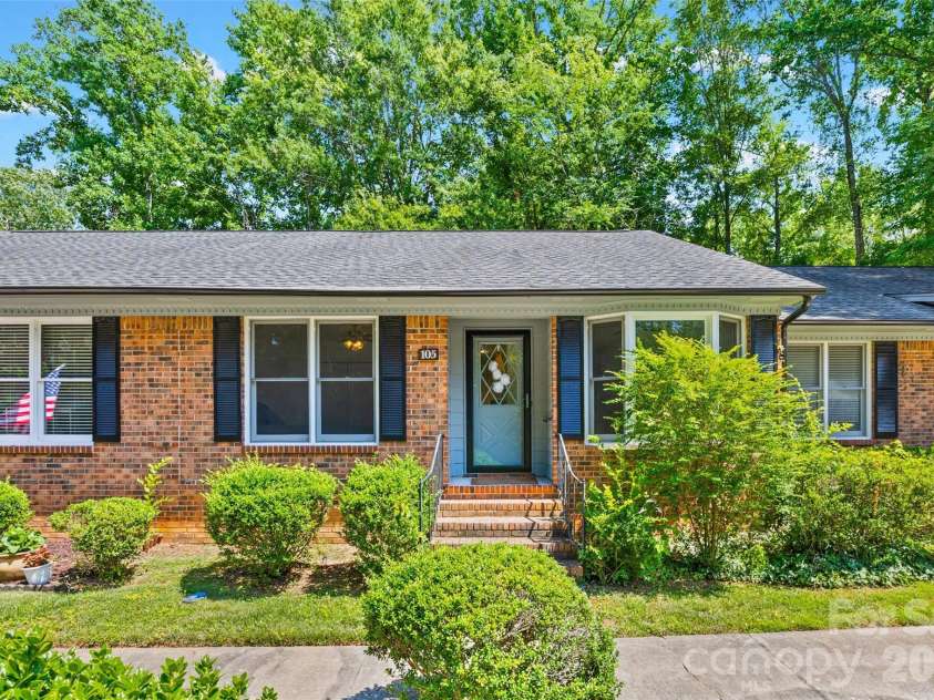 105 David Court, Fort Mill, SC 29715.  MLS# CAR4395780, YatesRealty ID 33078. 