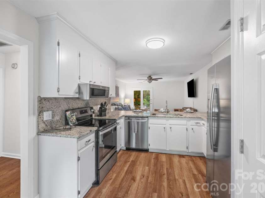 105 David Court, Fort Mill, SC 29715.  MLS# CAR4395780, YatesRealty ID 33078. 