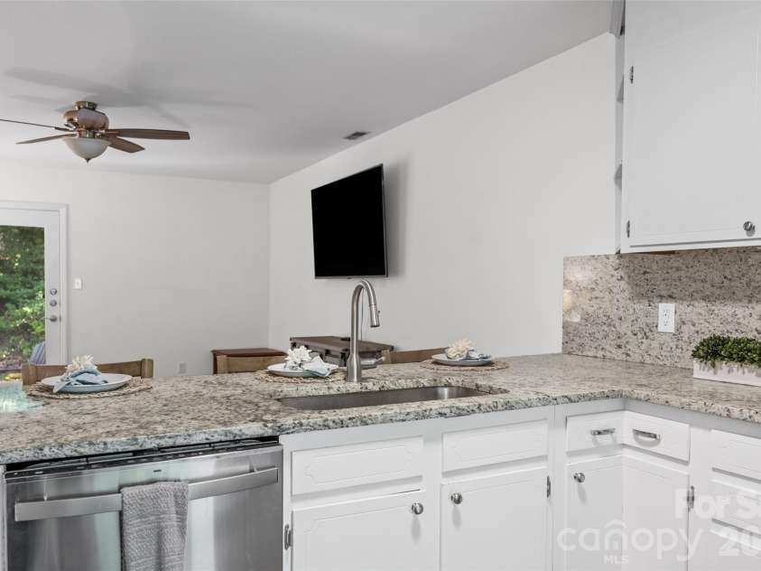 105 David Court, Fort Mill, SC 29715.  MLS# CAR4395780, YatesRealty ID 33078. 