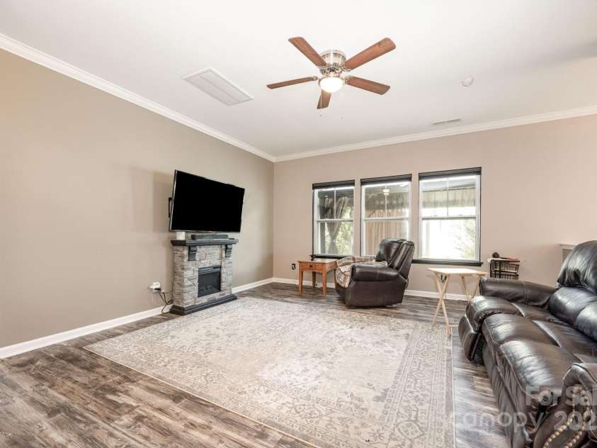 1161 Bannockburn Avenue, Rock Hill, SC 29732.  MLS# CAR4292352, YatesRealty ID 33079. 