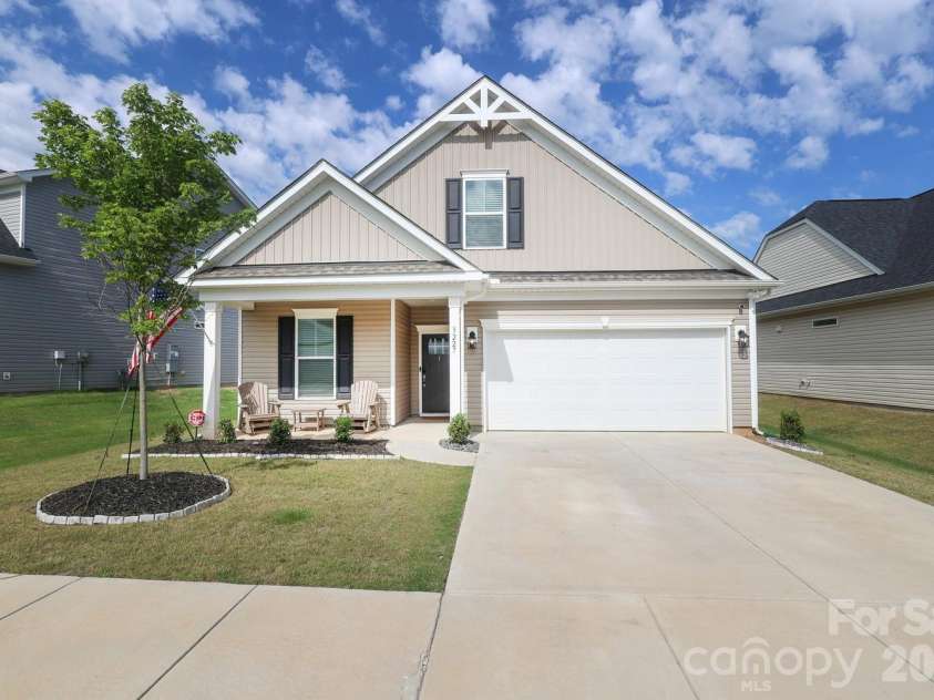 3227 Laurel Brook Drive, Denver, NC 28037.  MLS# CAR4385715, YatesRealty ID 33079. 