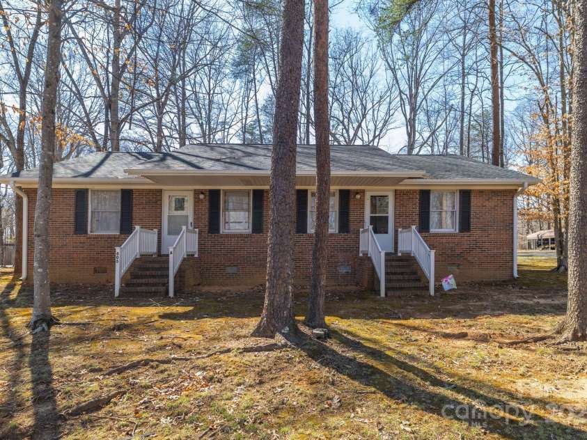 605 & 607 Franklin Drive, Eden, NC 27288.  MLS# CAR4242308, YatesRealty ID 33080. 