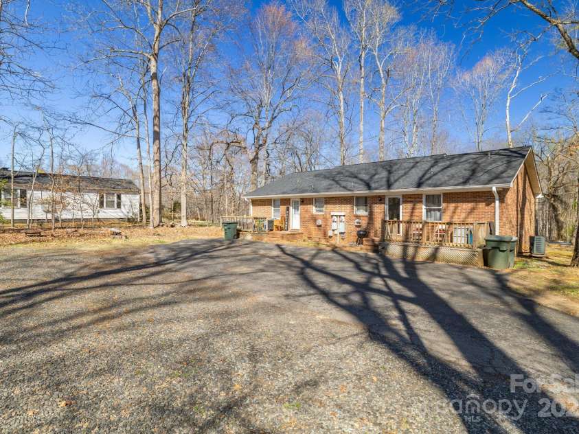 605 & 607 Franklin Drive, Eden, NC 27288.  MLS# CAR4242308, YatesRealty ID 33080. 