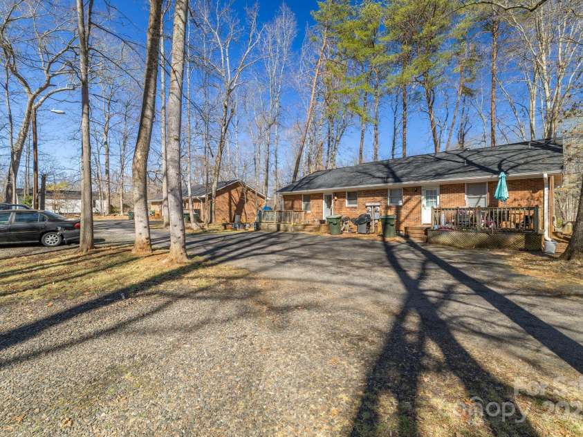 605 & 607 Franklin Drive, Eden, NC 27288.  MLS# CAR4242308, YatesRealty ID 33080. 