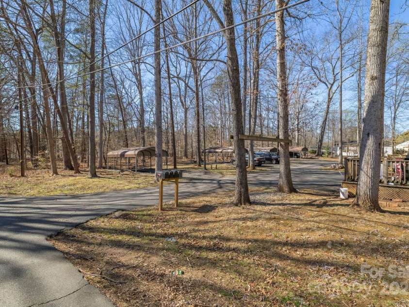 605 & 607 Franklin Drive, Eden, NC 27288.  MLS# CAR4242308, YatesRealty ID 33080. 