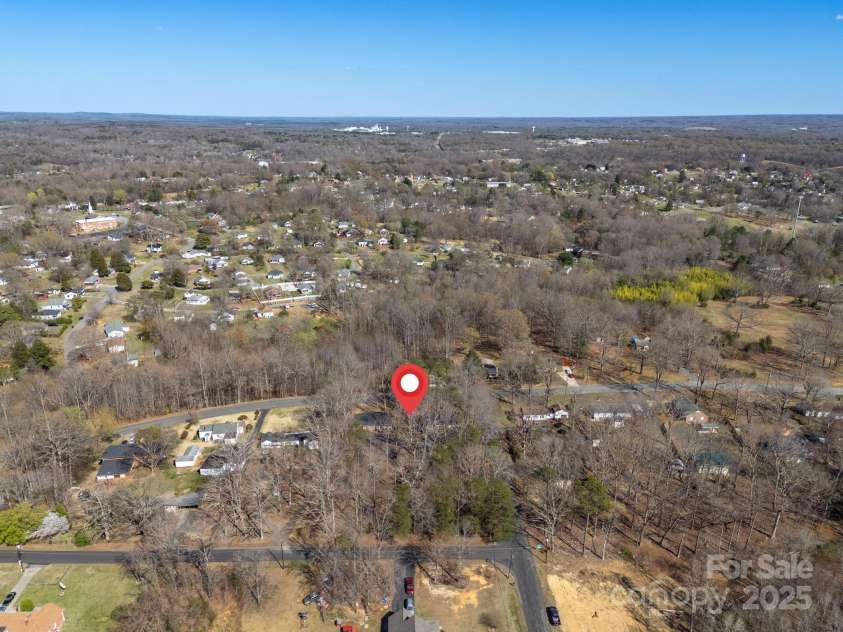 605 & 607 Franklin Drive, Eden, NC 27288.  MLS# CAR4242308, YatesRealty ID 33080. 