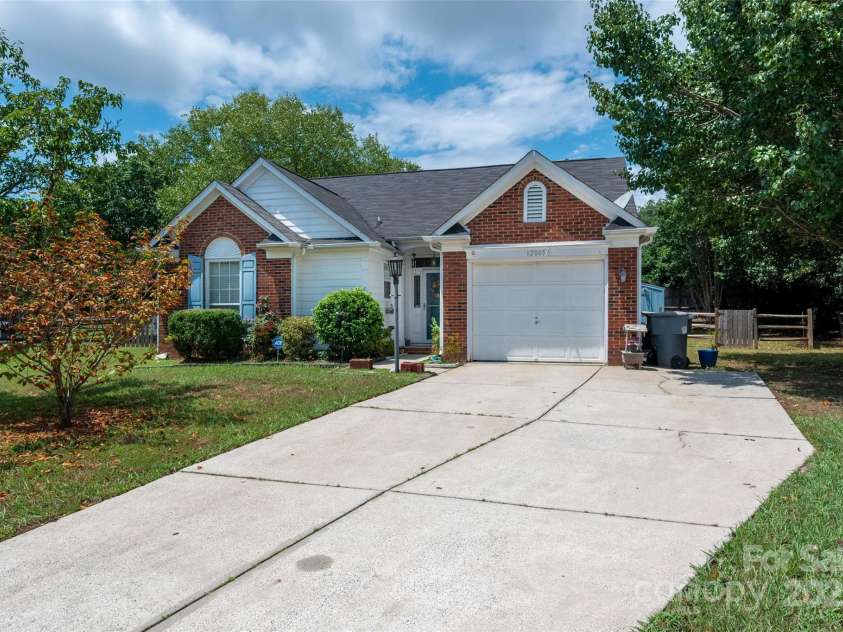 12005 Presnell Place, Charlotte, NC 28273.  MLS# CAR4287145, YatesRealty ID 33082. 