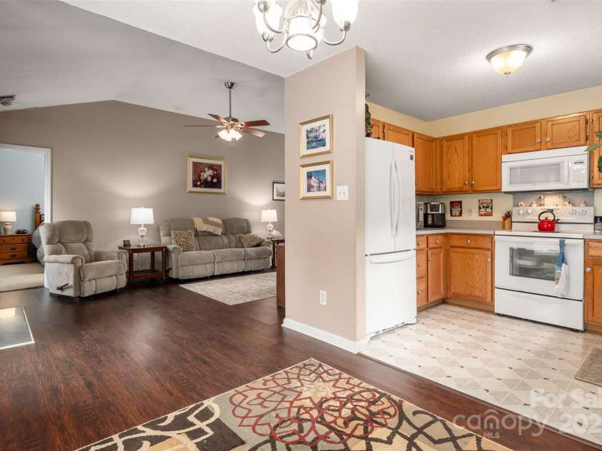 12005 Presnell Place, Charlotte, NC 28273.  MLS# CAR4287145, YatesRealty ID 33082. 