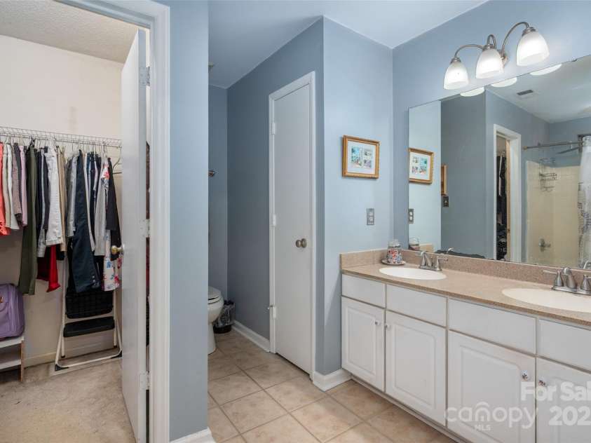 12005 Presnell Place, Charlotte, NC 28273.  MLS# CAR4287145, YatesRealty ID 33082. 