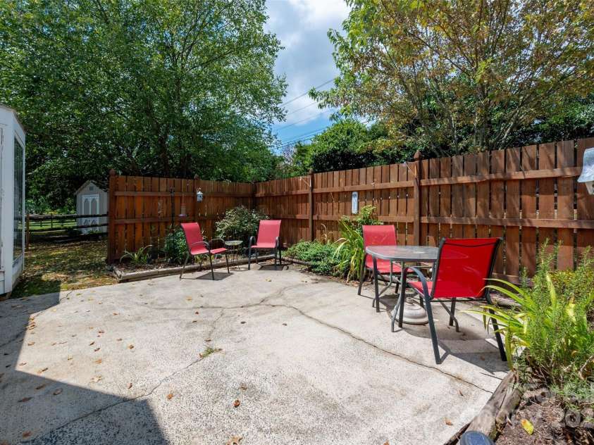 12005 Presnell Place, Charlotte, NC 28273.  MLS# CAR4287145, YatesRealty ID 33082. 