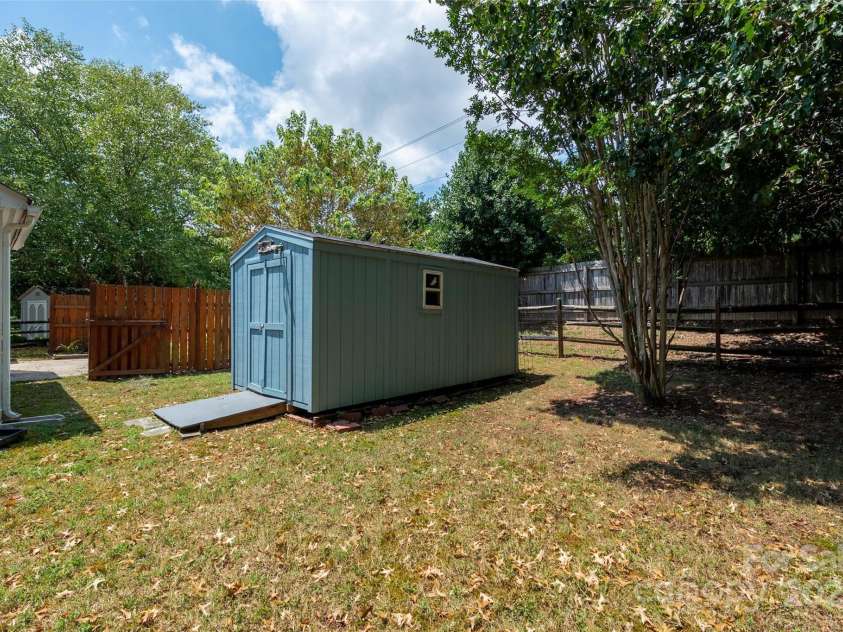 12005 Presnell Place, Charlotte, NC 28273.  MLS# CAR4287145, YatesRealty ID 33082. 