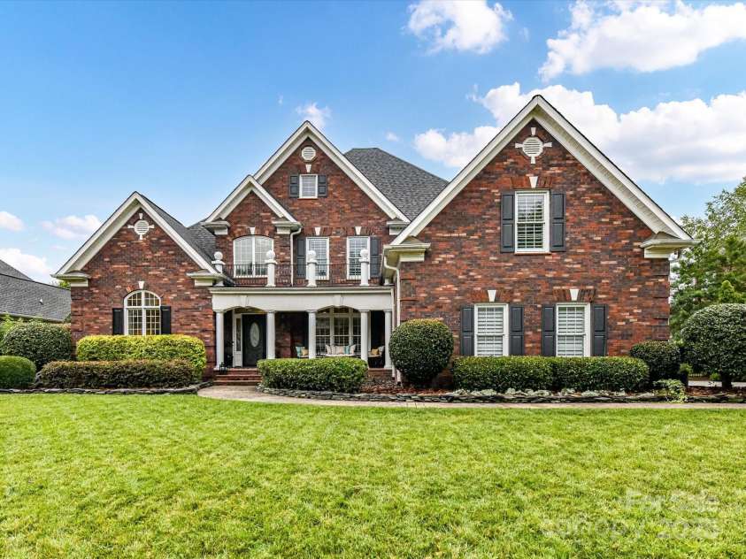 6114 Four Wood Drive, Matthews, NC 28104.  MLS# CAR4288708, YatesRealty ID 33083. 
