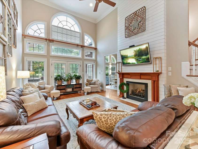 6114 Four Wood Drive, Matthews, NC 28104.  MLS# CAR4288708, YatesRealty ID 33083. 