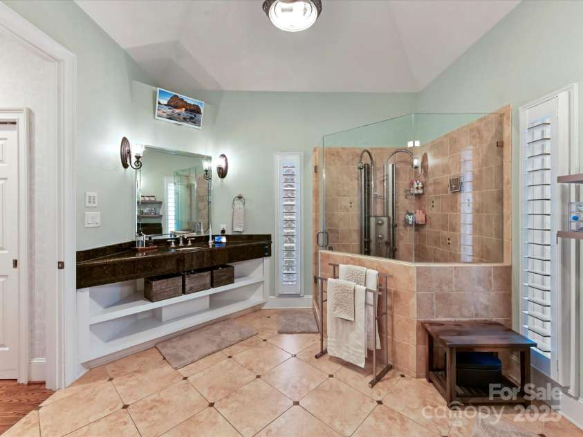 6114 Four Wood Drive, Matthews, NC 28104.  MLS# CAR4288708, YatesRealty ID 33083. 