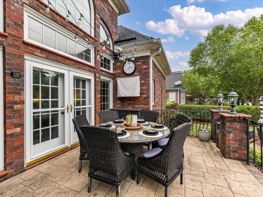 6114 Four Wood Drive, Matthews, NC 28104.  MLS# CAR4288708, YatesRealty ID 33083. 